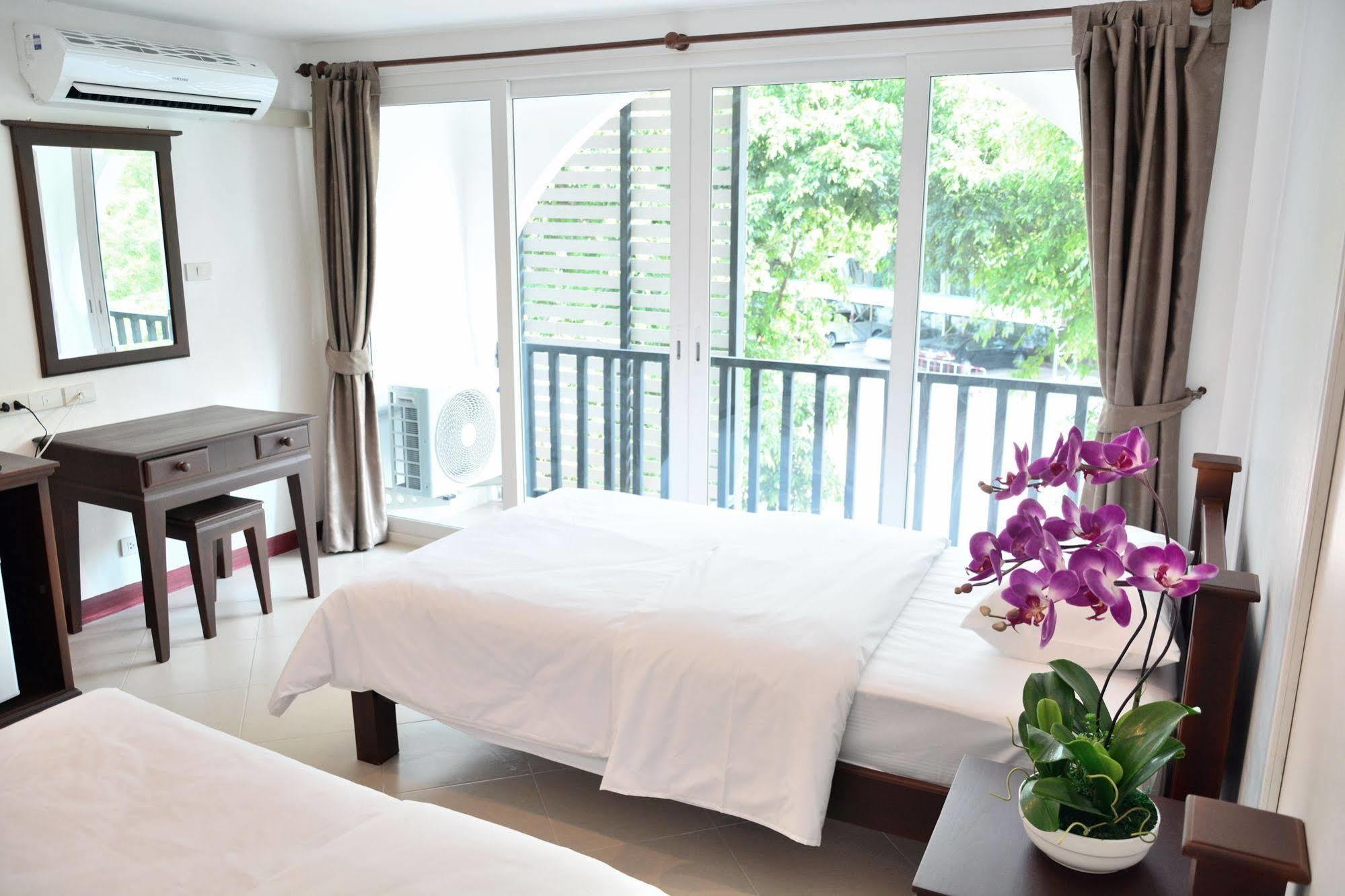 Seedling House Pattaya Exterior photo